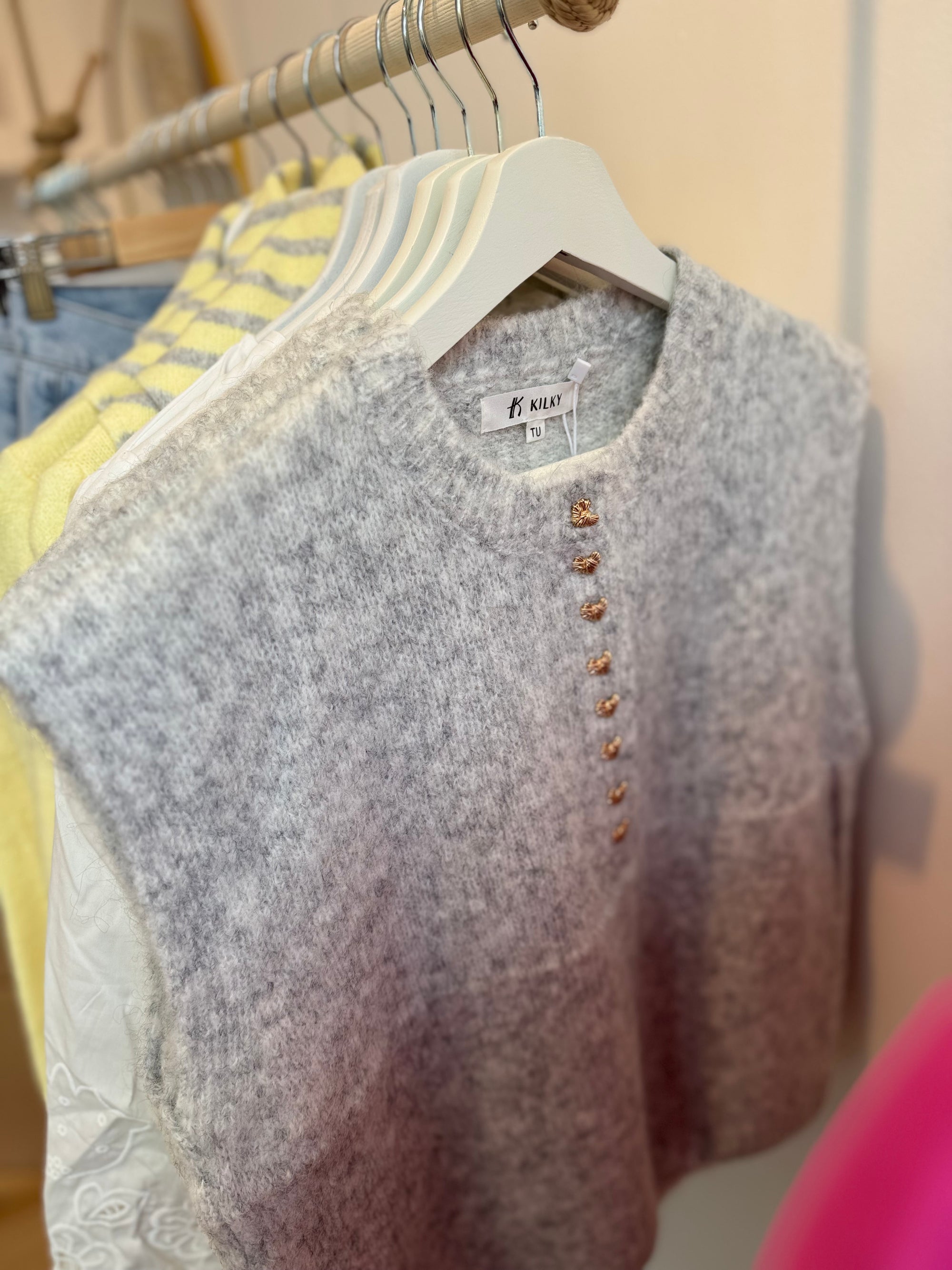 Pull Amaya Gris