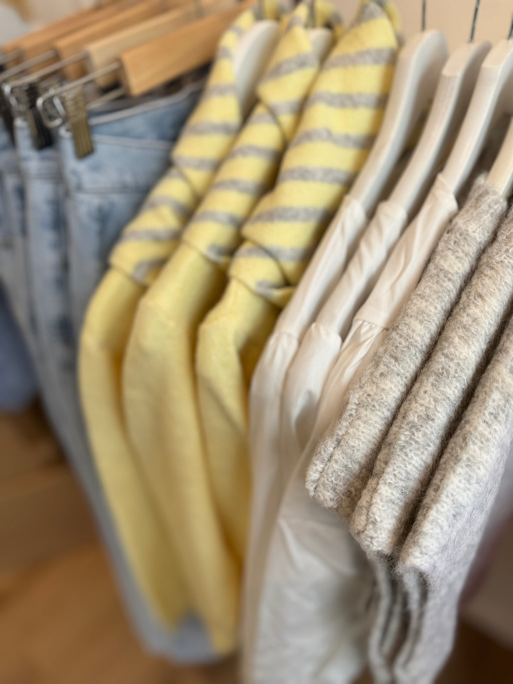 Pull Amaya Gris
