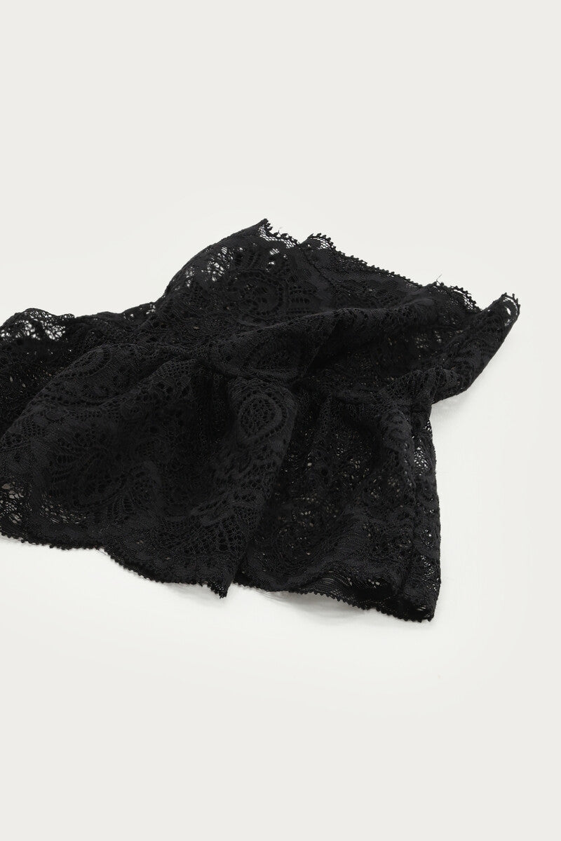 manchette en dentelle noire