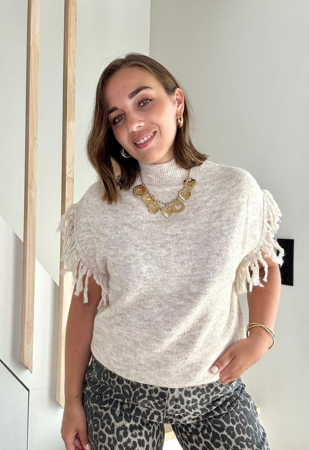 pull sans manche, collier coeur