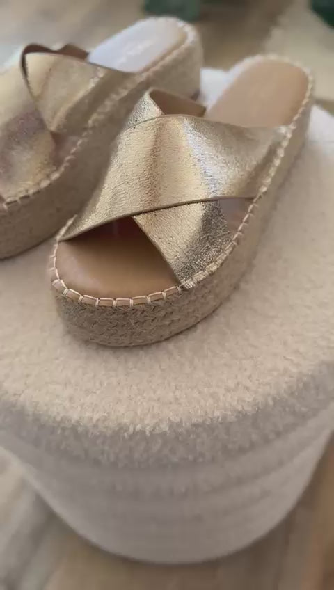 Sandales doré plate-forme